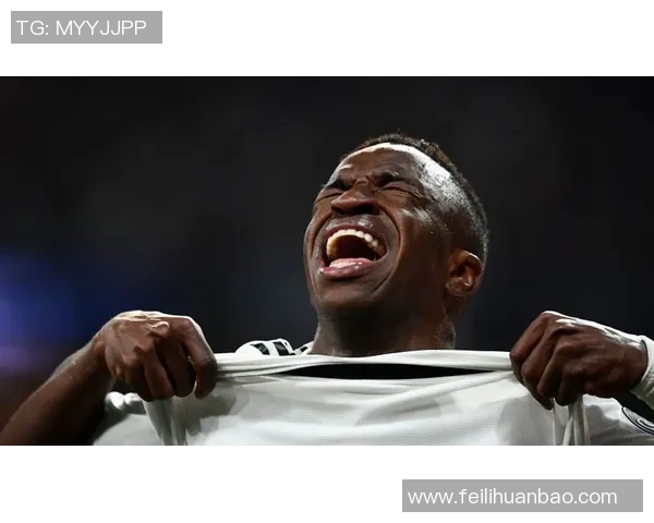 维尼修斯回应争议事件通过社媒发声 强调团队凝聚力与坚韧精神